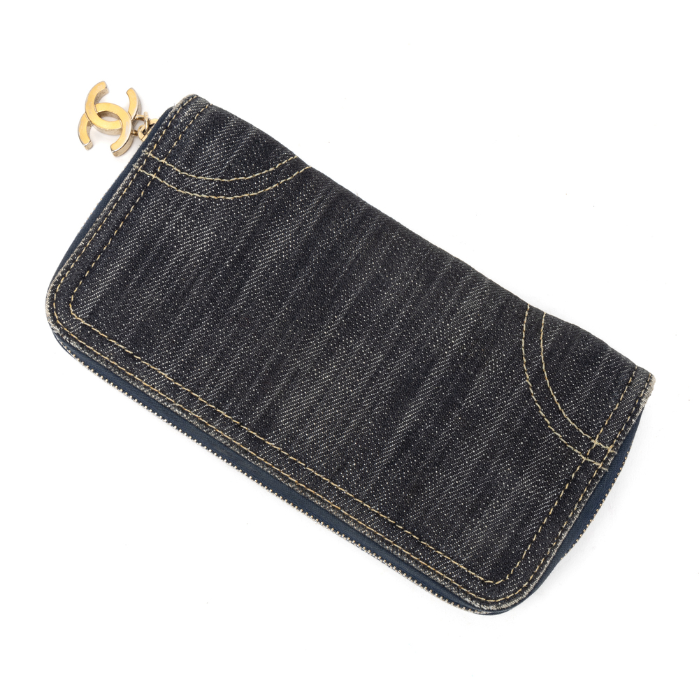 Chanel CC Zip Around Wallet - Picture 2 of 7